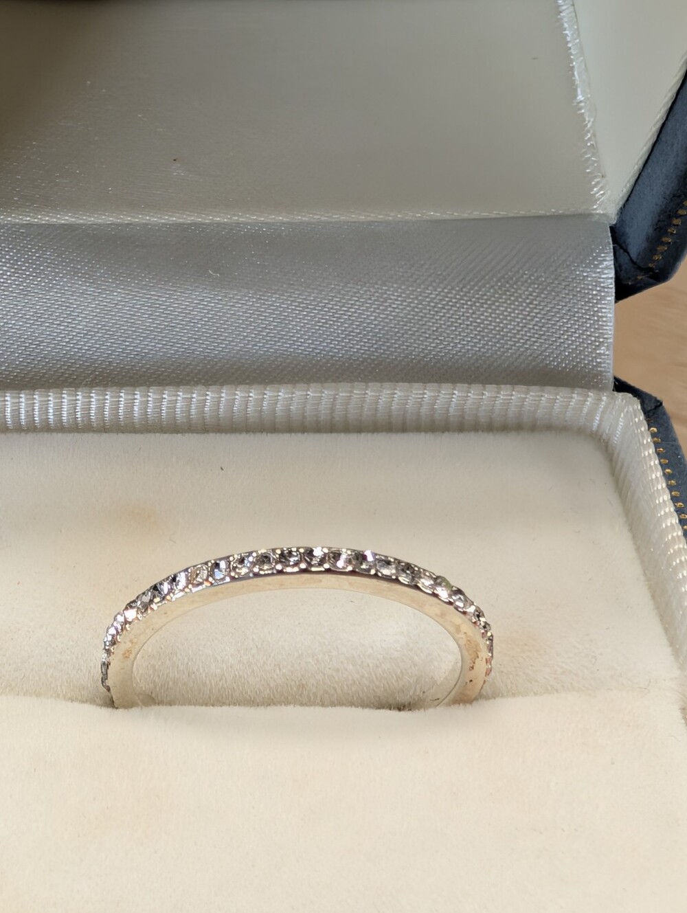 Beautiful Silver Eternity Band Ring Like New Size 7 - Picture 2 of 8